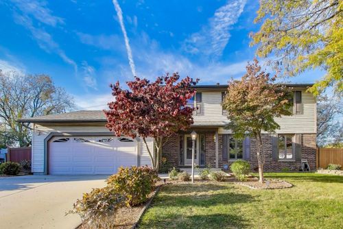 932 Kentucky Ln, Elk Grove Village, IL, 60007-2936 | Card Image