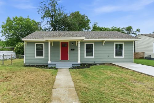 7107 Garza Ave, Fort Worth, TX, 76116-7940 | Card Image