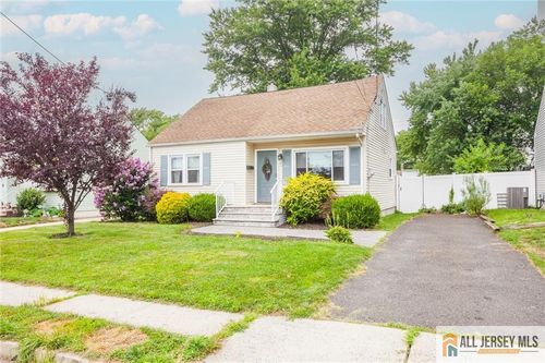 27 5th St, Sayreville, NJ, 08872-1312 | Card Image