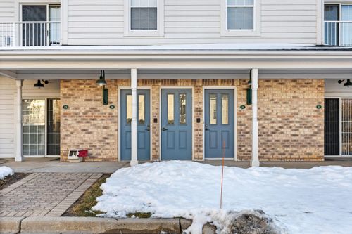 2720 Northview Rd, Waukesha, WI, 53188-2033 | Card Image