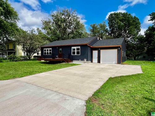 406 S Court St, Elk Point, SD, 57025-2365 | Card Image