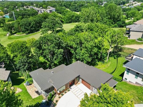 10600 Chateau Ln, Parkville, MO, 64152-3409 | Card Image