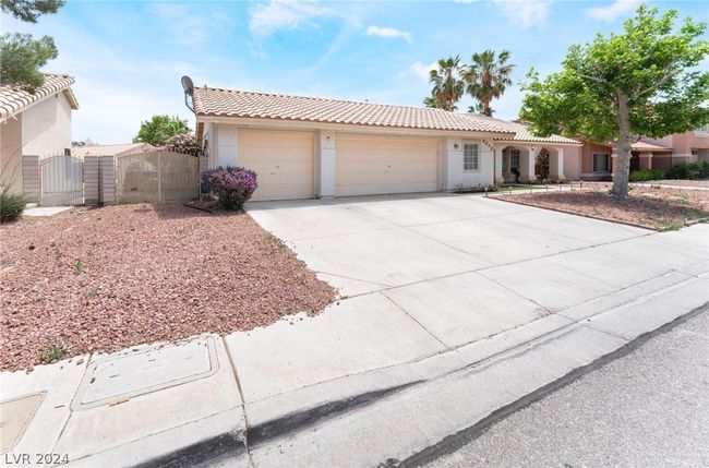 5912 Hollowridge Road, House other with 3 bedrooms, 2 bathrooms and null parking in North Las Vegas NV | Image 2