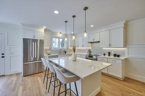 29-29 Mott St, Arlington, MA, 02474-8828 | Card Image