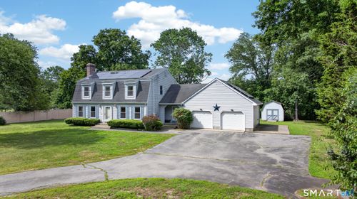 7 Massapeag Point Rd, Uncasville, CT, 06382-1905 | Card Image