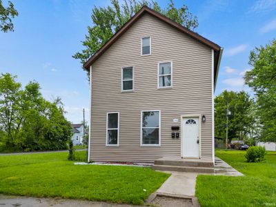 1905 Antoinette Street, Home with 4 bedrooms, 3 bathrooms and null parking in Fort Wayne IN | Image 1