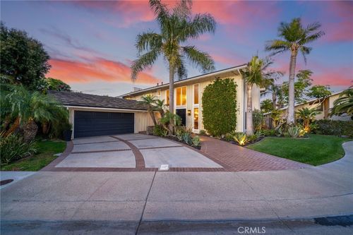 16642 Melville Cir, Huntington Beach, CA, 92649-2829 | Card Image
