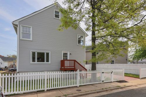 136 Raritan Ave, Keansburg, NJ, 07734-1251 | Card Image