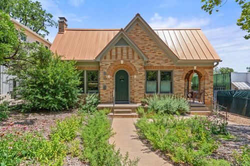 704 Texas Ave, Austin, TX, 78705-1730 | Card Image