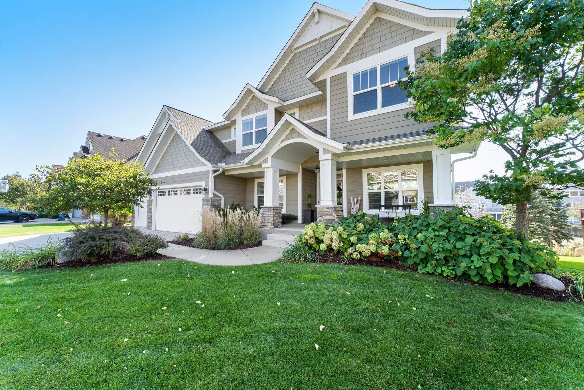 16025 55th Avenue N, For Sale in Plymouth Zoocasa