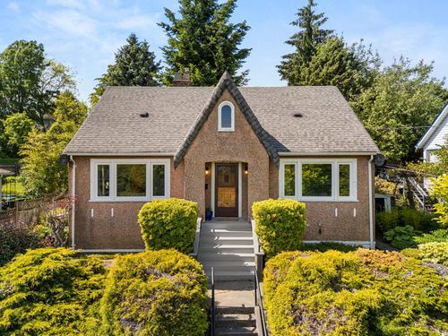 1509 Sixth Ave, New Westminster, BC, V3M2C5 | Card Image