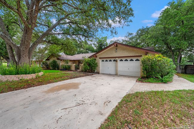 5645 Parkcrest Dr, House other with 4 bedrooms, 4 bathrooms and null parking in Windcrest TX | Image 6