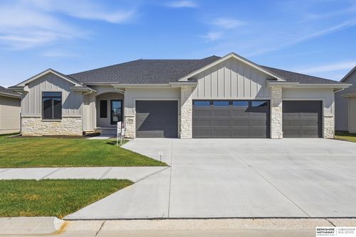 5815 N 198th St, Elkhorn, NE, 68022-5076 | Card Image