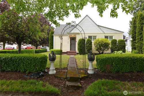 1605 7th Ave, Longview, WA, 98632-4106 | Card Image