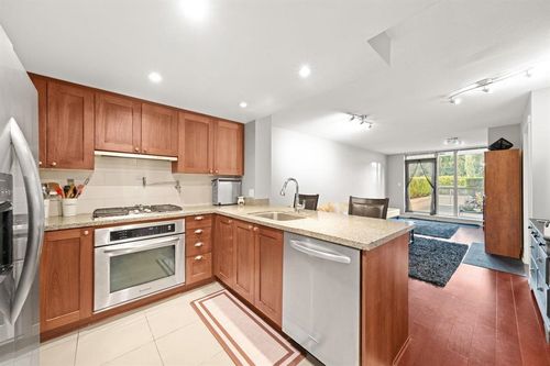120-9373 Hemlock Dr, Richmond, BC, V6Y0A9 | Card Image
