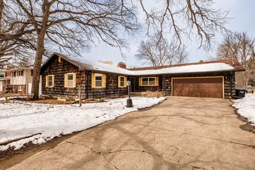 101 19th Ave N, Fargo, ND, 58102-2351 | Card Image
