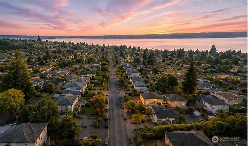 920 Maple St, Edmonds, WA, 98020-3330 | Card Image