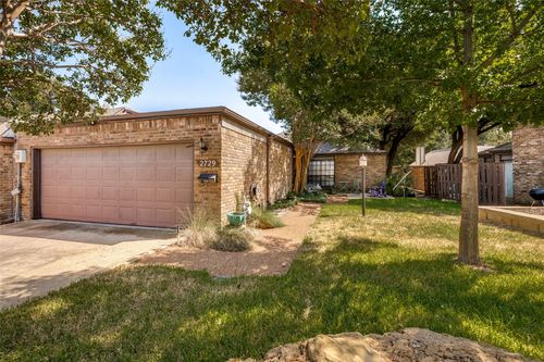 2729 Fairway Park Street, Grand Prairie, TX, 75050 | Card Image