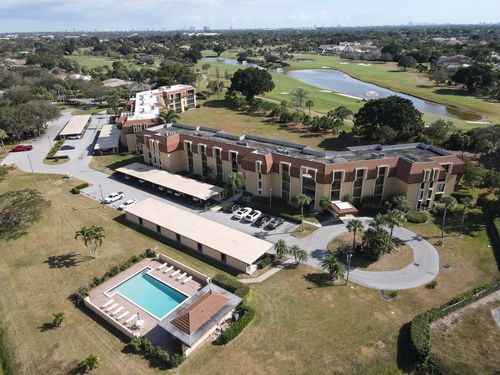 201-5390 Woodland Lakes Dr, Palm Beach Gardens, FL, 33418-3959 | Card Image