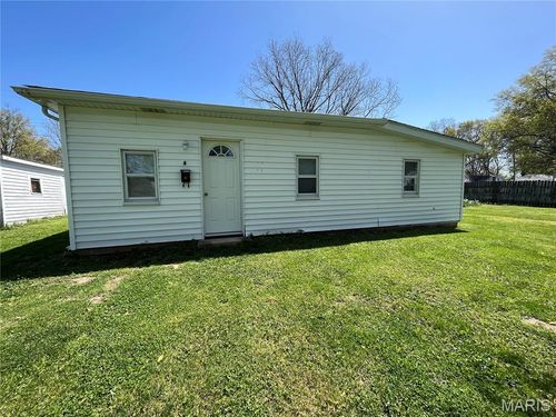 8 N Edison St, Freeburg, IL, 62243-1419 | Card Image