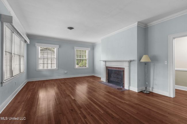 10-web-or-mls-3821 Montrose-10 | Image 5