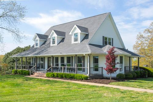 1043 Shelton Rd, Charlotte, TN, 37036-6427 | Card Image