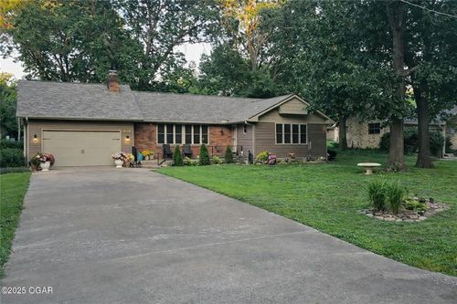 3050 Gaineswood Ave, Baxter Springs, KS, 66713-2908 | Card Image