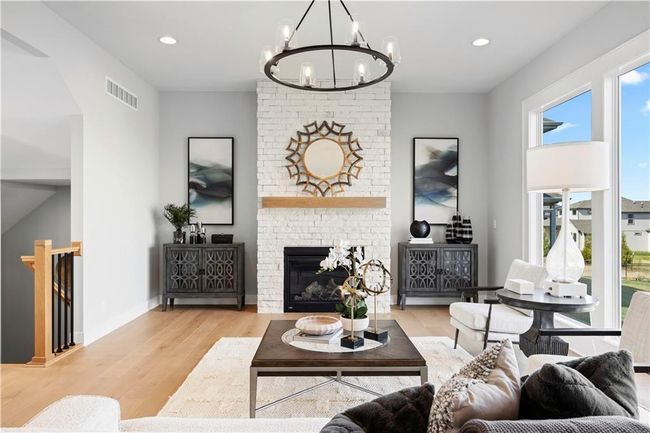 Gream Room - Photo is from a finished model | Image 6