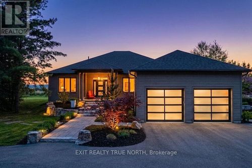110 High Point Court, Blue Mountains, ON, N0H2P0 | Card Image