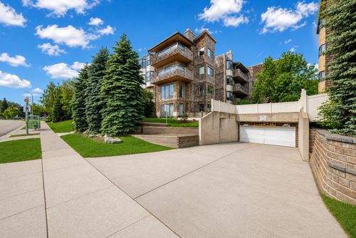 401-3719b 49 St Nw, Calgary, AB, T3A2E3 | Card Image