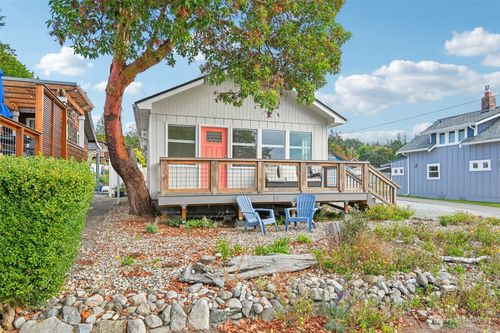 174 N Sunset Dr, Camano Island, WA, 98282-7317 | Card Image