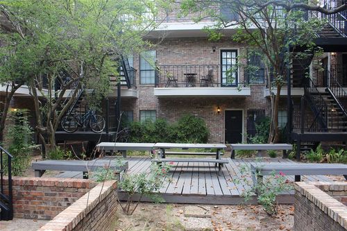 apt-202-2801 Rio Grande St, Austin, TX, 78705-3657 | Card Image
