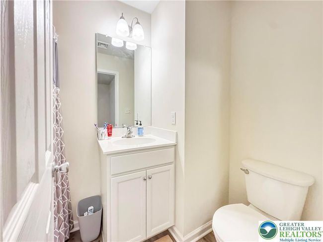 32 W Clark St, House other with 4 bedrooms, 4 bathrooms and null parking in HELLERTOWN PA | Image 12