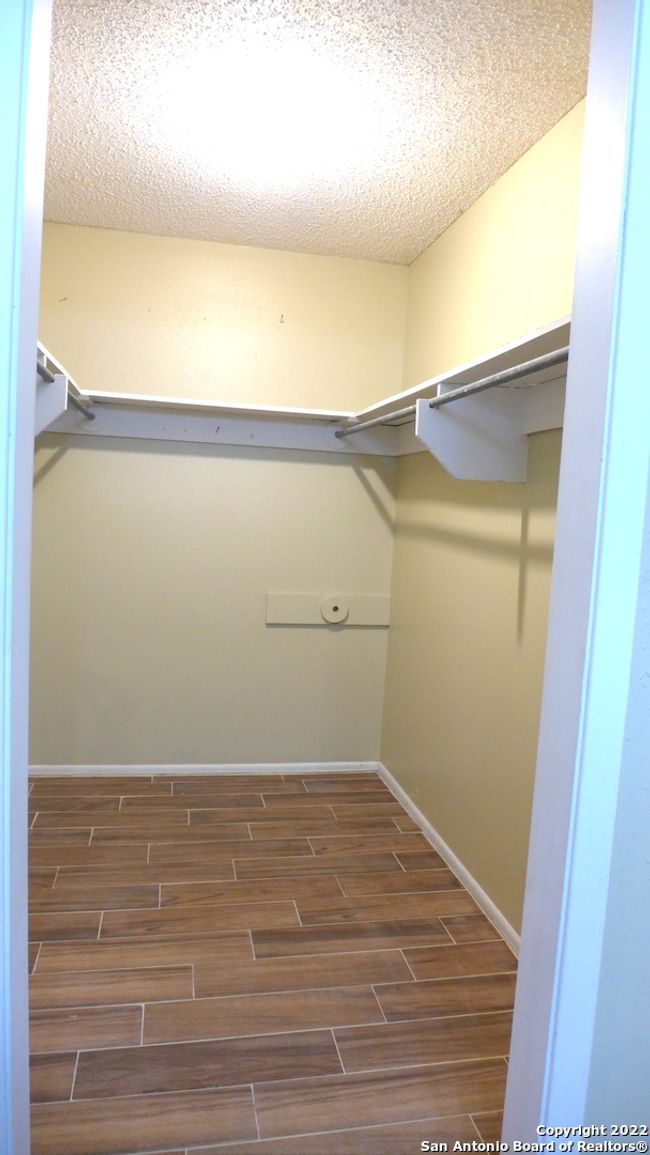25 Us Highway 87, House other with 3 bedrooms, 2 bathrooms and null parking in Comfort TX | Image 9