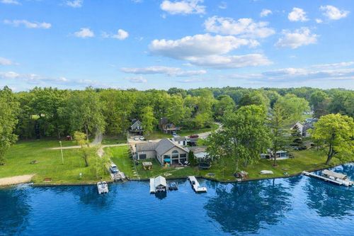 3391 Orchard Dr, Pinckney, MI, 48169 | Card Image