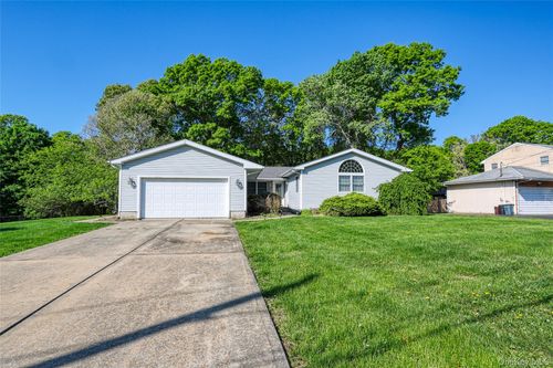 20 Valley Dr, East Moriches, NY, 11940-1403 | Card Image