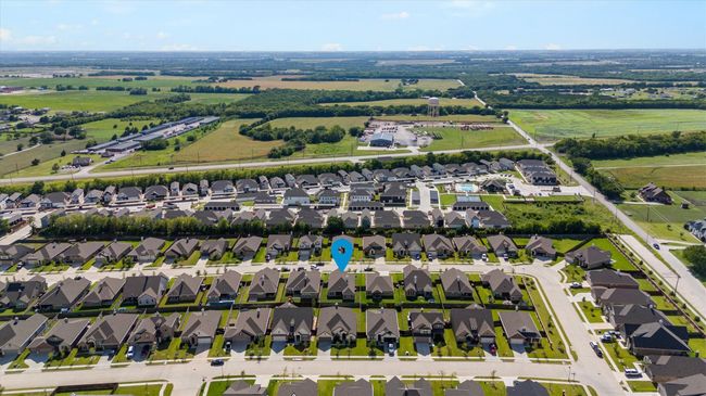 Aerial perspective of suburban area | Image 29