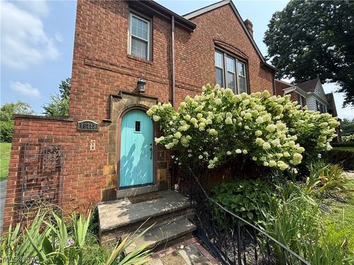 16713 Lomond Blvd, Shaker Heights, OH, 44120-5132 | Card Image
