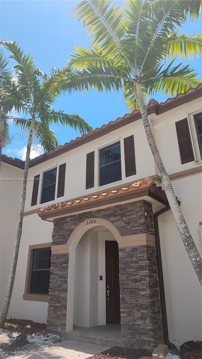 7th Ct, Homestead, FL 33033