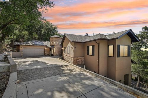 28 Vista Del Orinda, Orinda, CA, 94563-2031 | Card Image