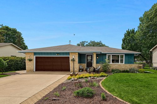521 8th Ave N, Onalaska, WI, 54650 | Card Image
