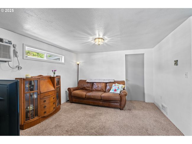 814 Sw 44 Th St, House other with 5 bedrooms, 2 bathrooms and null parking in Pendleton OR | Image 16