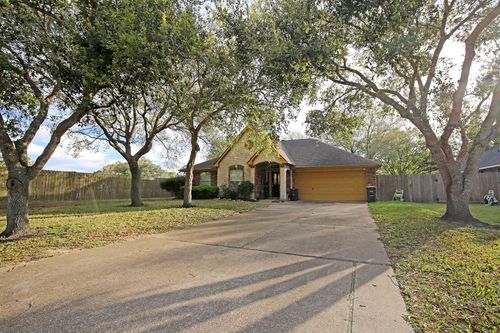 907 Riverside Dr, Alvin, TX, 77511-5218 | Card Image