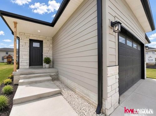11765 S 125th St, Papillion, NE, 68046 | Card Image