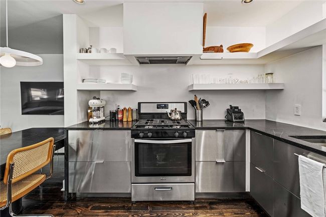 503 E Live Oak St, House other with 3 bedrooms, 1 bathrooms and 2 parking in Austin TX | Image 9