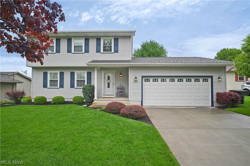5618 London Dr, Austintown, OH, 44515-4153 | Card Image