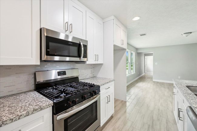 2505 Avenue F, House other with 5 bedrooms, 3 bathrooms and null parking in Nederland TX | Image 13
