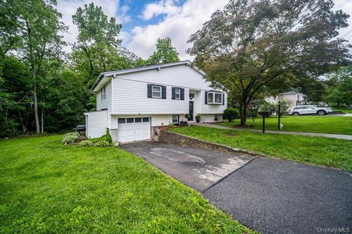 67 Phillips St, Beacon, NY, 12508-4117 | Card Image