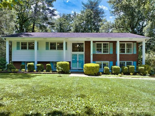 208 Kelly Ln, Hendersonville, NC, 28791-9016 | Card Image