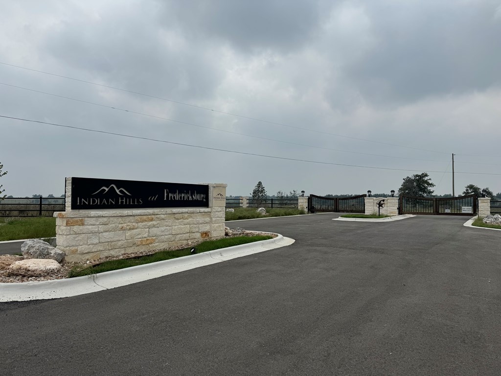 Land in Fredericksburg 3
